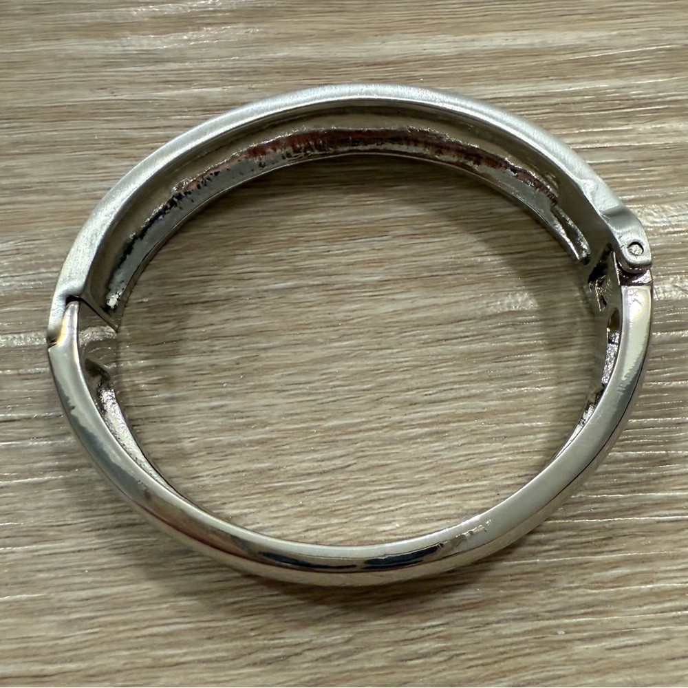 Marlyn Schiff Silver Hinged Bangle Bracelet